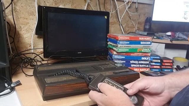 Mattel Intellivision Console how works setup and showing games смотреть онлайн