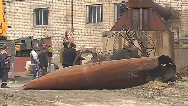 Киоски, трубы и заборы не смогли противостоять сильным порывам ветра в Уссурийске смотреть онлайн