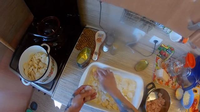 Запеченый картофель с курочкой, в духовке смотреть онлайн