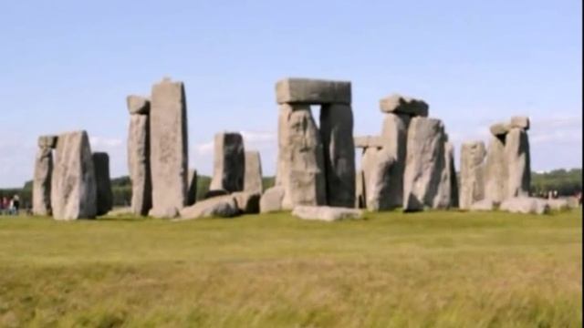 UFO Fleet Over StoneHenge Prehistoric Monument Wiltshire 2011 смотреть онлайн