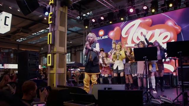 Иван Star и группа "ArtSchool" - "Мир без любви" смотреть онлайн