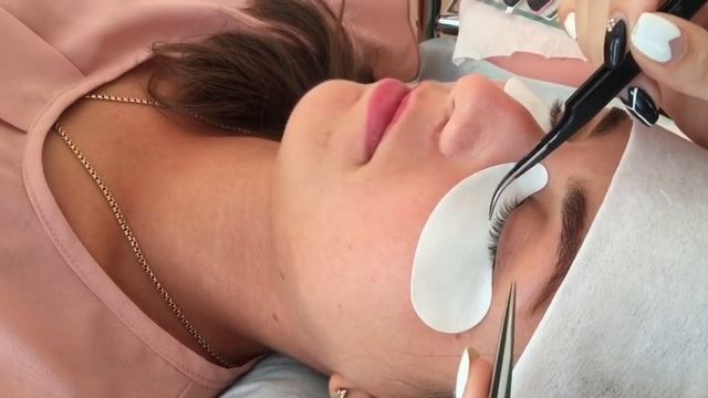 Наращивание ресниц Обучение Практика Урок 1 смотреть онлайн