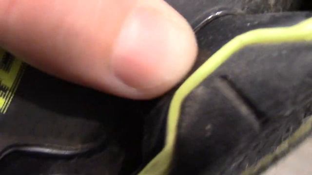 Скрипучие кроссовки Nike, купленные в спортмастере смотреть онлайн