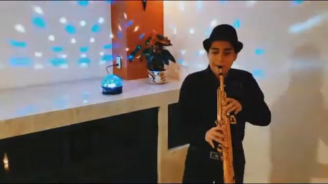 Luis Miguel- Por debajo de la mesa Soprano Sax (JAKBEL SAX) смотреть онлайн
