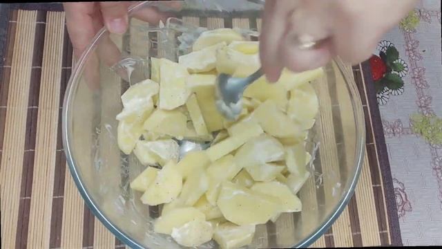 Вкусная картошка под сыром в духовке!Просто быстро и вкусно! смотреть онлайн