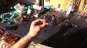 Снятие, ремонт и регулировка рулевого редуктора УАЗ 469.