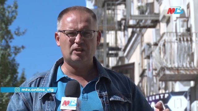 Жилинспекция проверила факт обрушения балкона в Волгограде смотреть онлайн