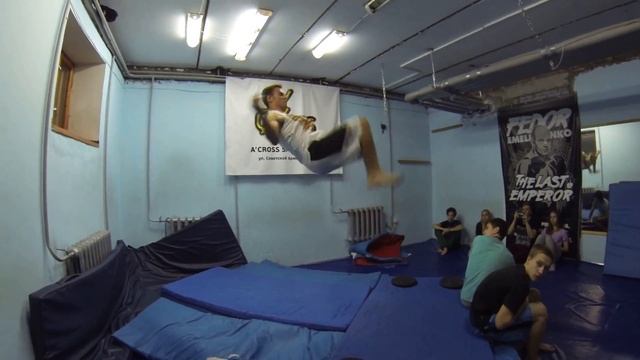 Евгений Серёгин - Двойное сальто назад с места!!! (PRIDE Самара) смотреть онлайн