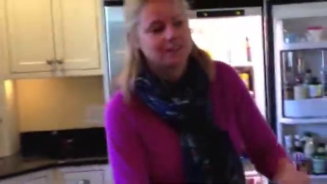 Jen's fridge and her crack cabinet. Episode 3 смотреть онлайн