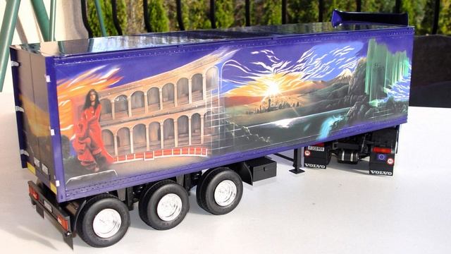 VOLVO FH 16 & TRAILER BLUE REBEL - Revell 07543 - 1:24 смотреть онлайн