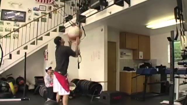 Wall-Ball Shots & Karen смотреть онлайн