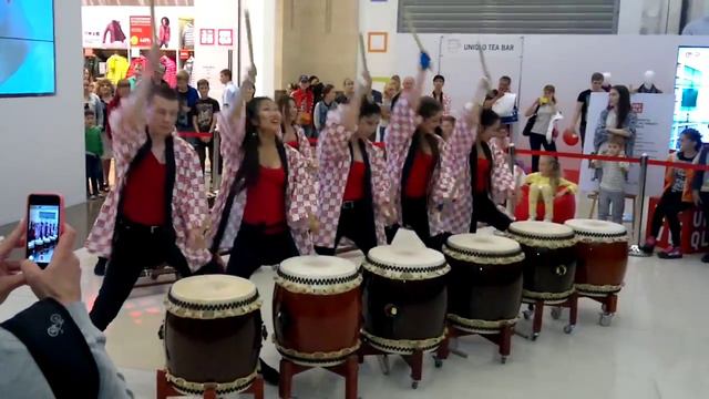 "Японские" барабанщики. Продолжение смотреть онлайн