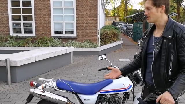 Ozzy Suzuki Van Van смотреть онлайн