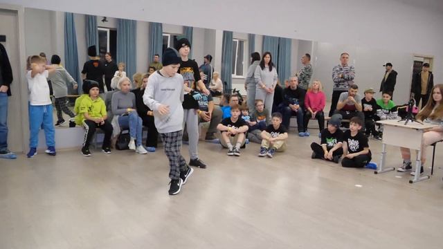 2x2 Lion & AL (Black box) vs ? - "СЛОЕНЫЙ ПИРОГ" break dance battle смотреть онлайн