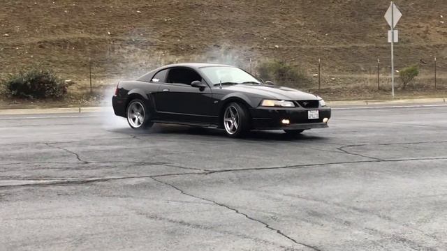 2000 Mustang GT Doing Donuts смотреть онлайн