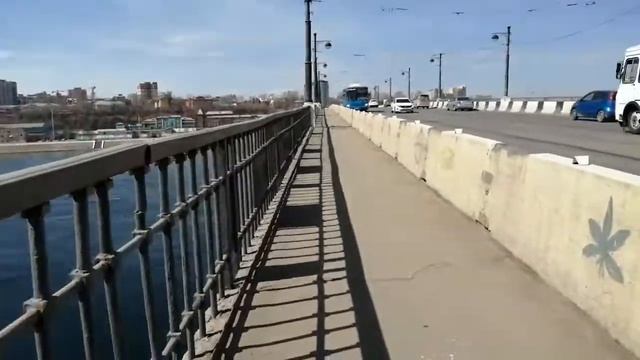 Весенний Иркутск, Ангара, Глазковский мост. 15.04.22. смотреть онлайн