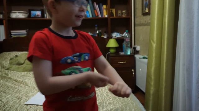 Костя рассказывает о динозаврах и задает вопросы смотреть онлайн