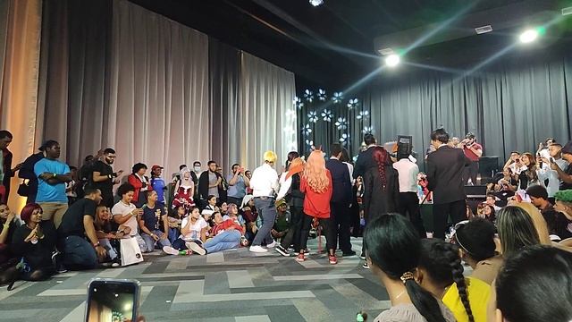 Otaku Xmass 2022, Pasarela de Cosplay: Bonus Grupal, temático de Chainsaw Man. Himeno concursante смотреть онлайн