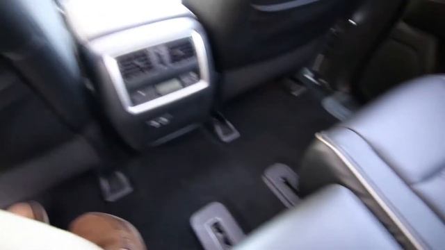 2019 INFINITI QX60 LUXE AWD with Essential Package смотреть онлайн
