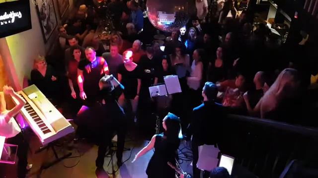 Mумий тролль - Владивосток 2000 (ZM Goes Russian Rock cover) смотреть онлайн