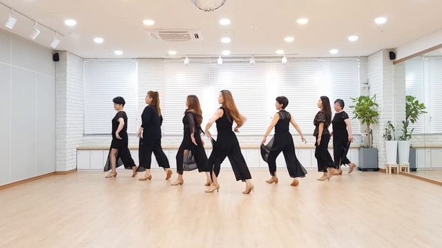The Classic - Line Dance (Intermediate Waltz) 윤은희)" смотреть онлайн