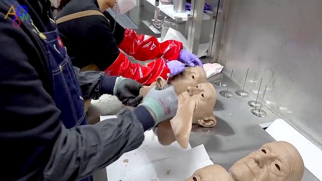 Массовое производство роботов-андроидов в Корее смотреть онлайн