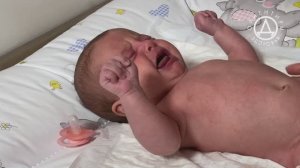 Младенческие колики или что делать, когда болит живот у грудного ребенка