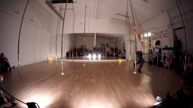 Christian Baroni // Show aften смотреть онлайн