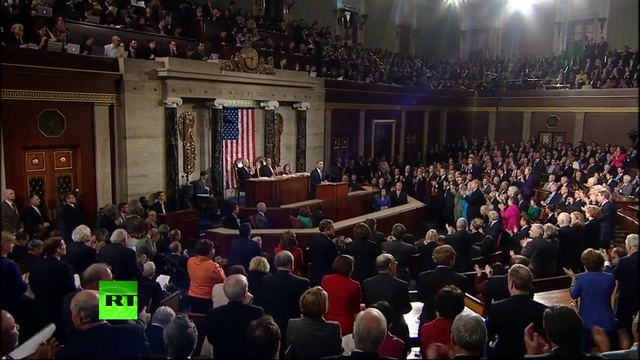 В США бывшая сторонница Обамы сожгла футболку с изображением президента