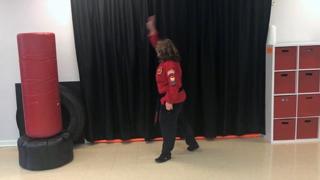 Home Dojo: Master Joan Advanced Class Punches and Animals смотреть онлайн