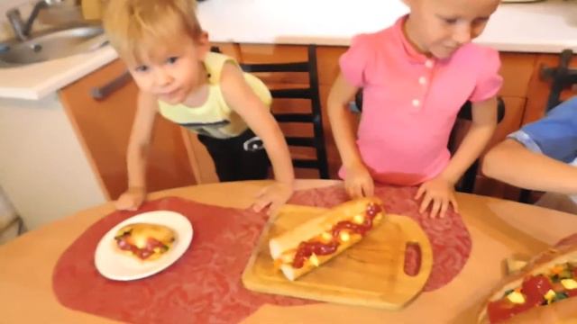 🦄МЕГА Хот ДОГ 70 см🌭Челлендж🔴 3 Размер ЕДЫ🔴3 серия смотреть онлайн