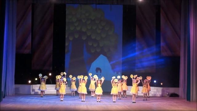 Группа "ФЕЕЧКИ" и HIP-HOP kids, студия танца "MIX DANCE", танец- "СМАЙЛИКИ" смотреть онлайн