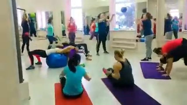Скульптор Тела, фитнес-клуб смотреть онлайн