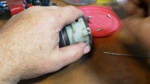 Замена щёток в аккумуляторном шуруповётре BOSCH GSR 14,4 V LI