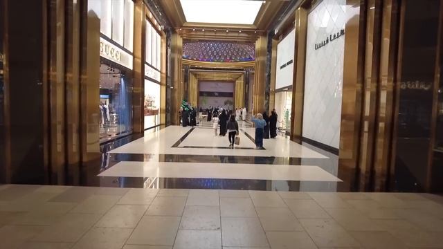 The Best Mall in the World Is in KUWAIT (Better Than Dubai) смотреть онлайн
