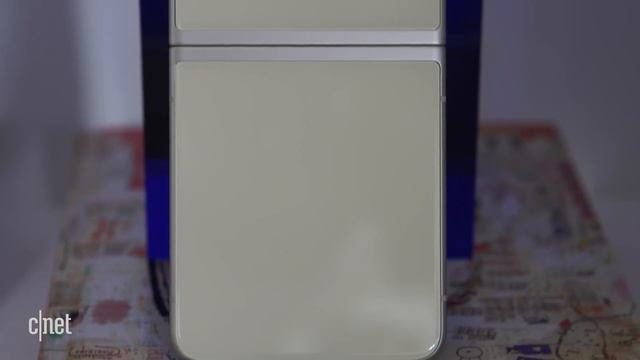 Galaxy Z Flip 3 5G: What's new? смотреть онлайн