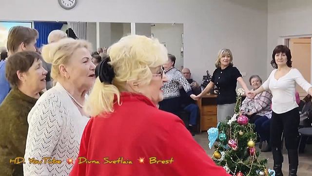 Институт хороводит, а мы наполняемся хорошим настроением! Round dances of our institute! смотреть онлайн