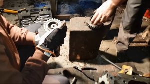 MTZ 952.3 ātrumkārbas remonts..1.daļa (izjaukšana)