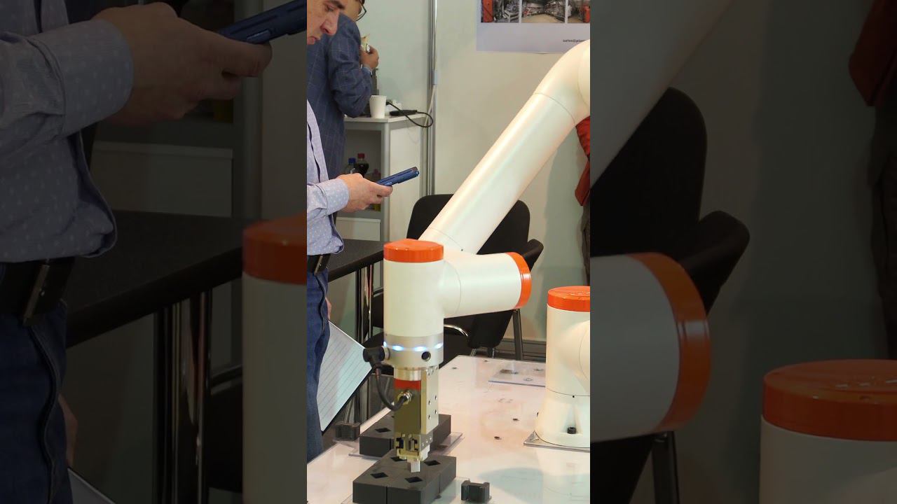 А выходите на выставки? Производство в России - что мы увидели на выставке Ruplastica 2024? #shorts смотреть онлайн