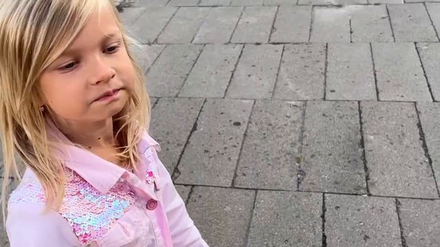 ПРОГУЛКА И ПОКУПАЕМ УКРАШЕНИЯ НИКЕ НА 1 ГОДИК. НИКА ЛАЙФ смотреть онлайн