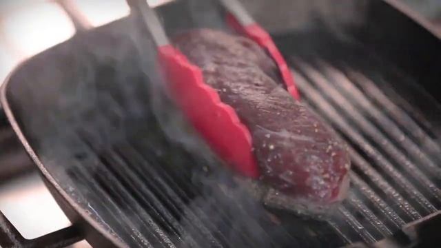 QWare Pre-seasoned Chef Grade Cast Iron Grill Pan/ Cast Iron Steak Pan & Built-in Pouring Spout смотреть онлайн