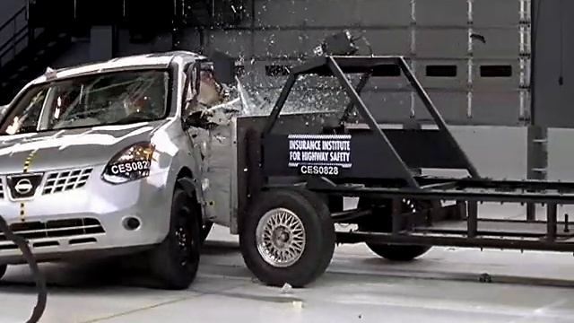 Nissan Rogue side crash test iihs 30 mph смотреть онлайн
