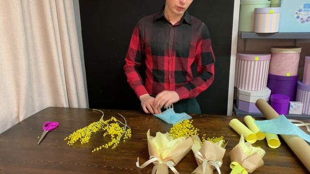 ПЯТЬ СПОСОБОВ УПАКОВАТЬ МИМОЗУ / КАК УПАКОВАТЬ ВЕТКУ МИМОЗЫ / МИМОЗА НА ВОСЬМОЕ МАРТА /ВОСЬМОЕ МАРТ смотреть онлайн