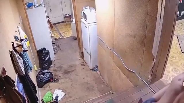 Пьяные падают с лестницы смотреть онлайн