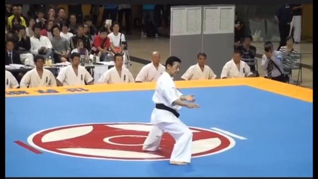 Hanshi Oishi Daigo , my master in kata demonstration ( sushiho ) смотреть онлайн