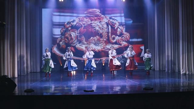 Ансамбль белорусской песни «Цернiчка» «Каравай» смотреть онлайн