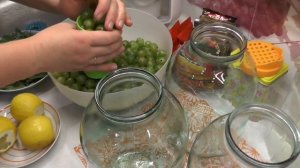 Компот из крыжовника с мятой и лимоном