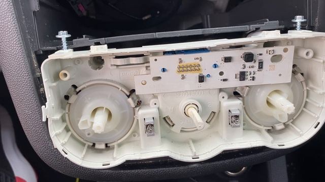 Vauxhall / Opel Corsa D 1.2 Bottom Dash Heating Unit Light Bulb смотреть онлайн
