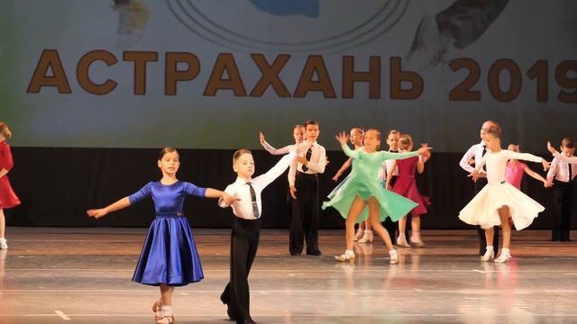 Elizabeth queen/Танцевальный калейдоскоп 2019. Дети 1, класс Е. 6 танцев смотреть онлайн