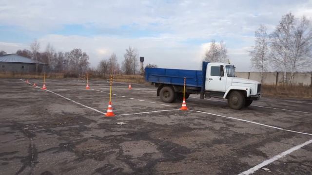 Выполнение упражнения параллельная парковка грузового автомобиля смотреть онлайн